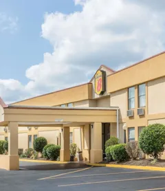 Super 8 by Wyndham Knoxville Downtown Area