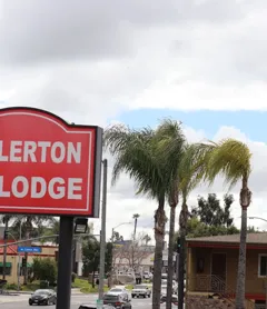 Fullerton Lodge