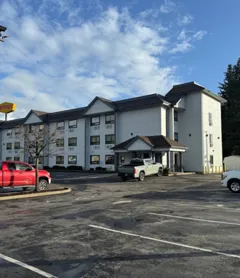 Gateway Inn & Suites