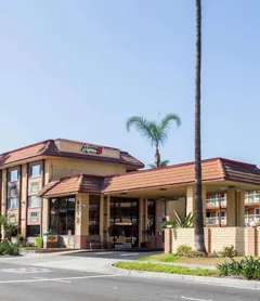 Super 8 by Wyndham Anaheim/Disneyland Drive