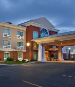 Holiday Inn Express Hotel & Suites Grand Rapids-North, an IHG Hotel