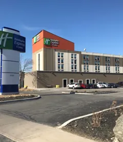 Holiday Inn Express & Suites Toronto Airport West, an IHG Hotel