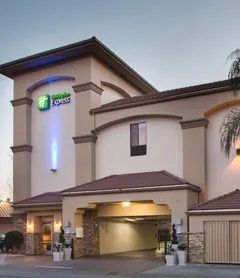 Holiday Inn Express Redwood City-Central, an IHG Hotel