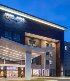 La Quinta Inn & Suites by Wyndham Greensboro Arpt High Point