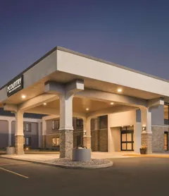 Country Inn & Suites by Radisson, La Crosse, WI