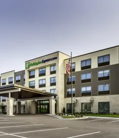 Holiday Inn Express Milwaukee West Allis, an IHG Hotel