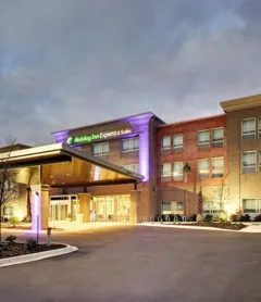 Holiday Inn Express & Suites Charleston NE Mt Pleasant US17, an IHG Hotel