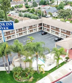 Burbank Inn and Suites