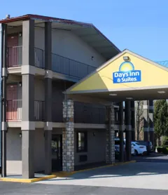 Days Inn & Suites by Wyndham Springfield on I-44