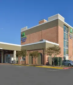 Holiday Inn Express & Suites Shreveport - Downtown, an IHG Hotel