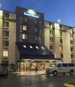 Days Hotel by Wyndham University Ave SE