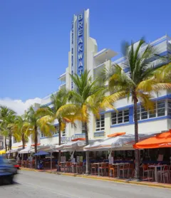 Hotel Breakwater South Beach