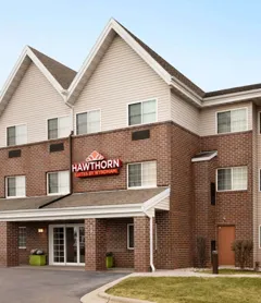 Hawthorn Suites by Wyndham Oak Creek/Milwaukee Airport