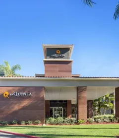 La Quinta Inn & Suites by Wyndham Orange County Airport