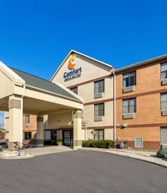 Comfort Inn & Suites near Tinley Park Amphitheater