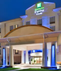 Holiday Inn Express Hotel & Suites Fredericksburg, an IHG Hotel