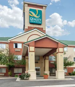 Quality Inn & Suites Lakewood - Denver Southwest