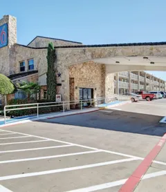 Motel 6 Dallas, TX - Forest Lane