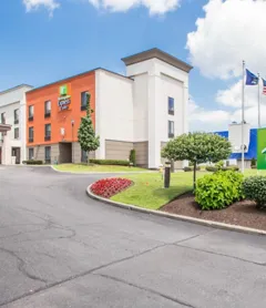 Holiday Inn Express and Suites Albany Airport- Wolf Road, an IHG Hotel