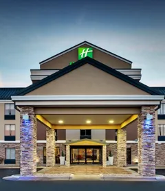 Holiday Inn Express & Suites - Interstate 380 at 33rd Avenue, an IHG Hotel