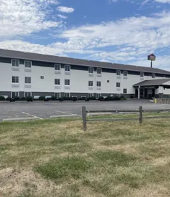 Countryside Inn & Suites