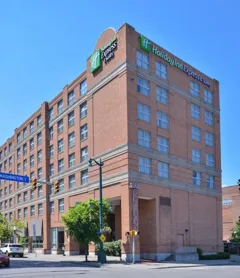 Holiday Inn Express & Suites Buffalo Downtown - Medical CTR, an IHG Hotel