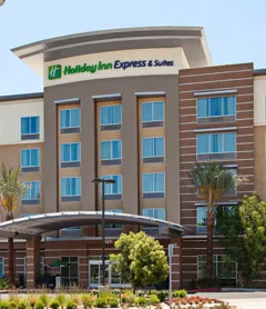 Holiday Inn Express & Suites Anaheim Resort Area, an IHG Hotel