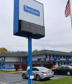 Travelodge by Wyndham Grand Rapids North