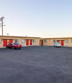 Motel 6 on Maple