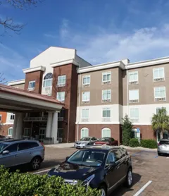 Holiday Inn Express and Suites Savannah - Midtown, an IHG Hotel