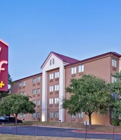 Red Roof Inn PLUS+ Austin South