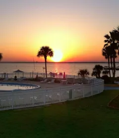 Quality Inn & Suites on the Bay near Pensacola Beach