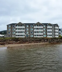 Siletz Bay Beachfront Hotel by OYO Lincoln City