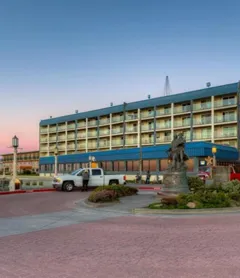 Promenade Inn & Suites Oceanfront