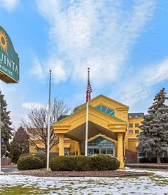 La Quinta Inn & Suites by Wyndham Appleton College Avenue