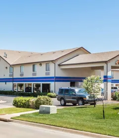 Howard Johnson by Wyndham Wichita Airport