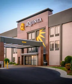 La Quinta Inn & Suites by Wyndham Fayetteville I-95