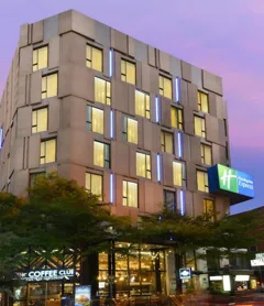 Holiday Inn Express Bangkok Sukhumvit 11, an IHG Hotel