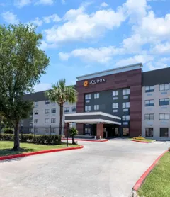 La Quinta Inn & Suites by Wyndham Houston NW Brookhollow