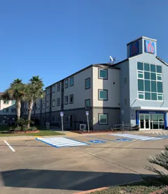 Motel 6 Biloxi, MS - Beach