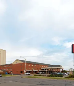 Ramada Hotel & Convention Center by Wyndham Topeka Downtown