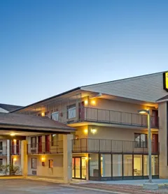 Super 8 by Wyndham Fredericksburg