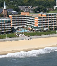 Holiday Inn & Suites Virginia Beach North Beach, an IHG Hotel