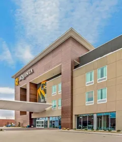 La Quinta Inn & Suites by Wyndham Waco Downtown - Baylor