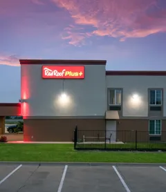 Red Roof Inn PLUS+ Fort Worth - Burleson