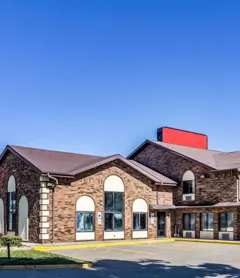 Econo Lodge North