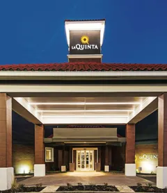 La Quinta Inn & Suites by Wyndham Austin Near The Domain