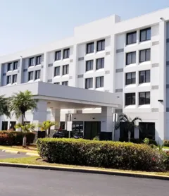 Holiday Inn Express & Suites Miami - Hialeah, an IHG Hotel