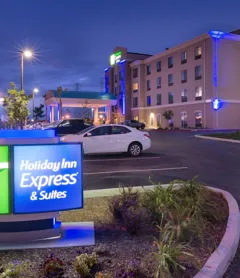 Holiday Inn Express & Suites Bakersfield Airport, an IHG Hotel