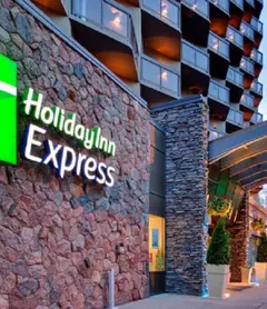 Holiday Inn Express Edmonton Downtown, an IHG Hotel